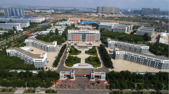 赤峰工业职业技术学院