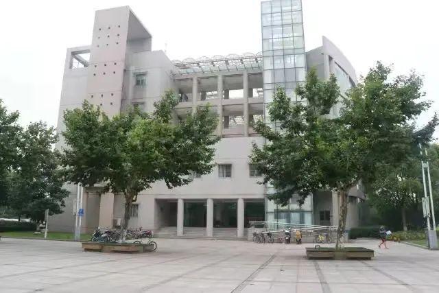 上海政法学院