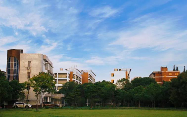 嘉兴学院