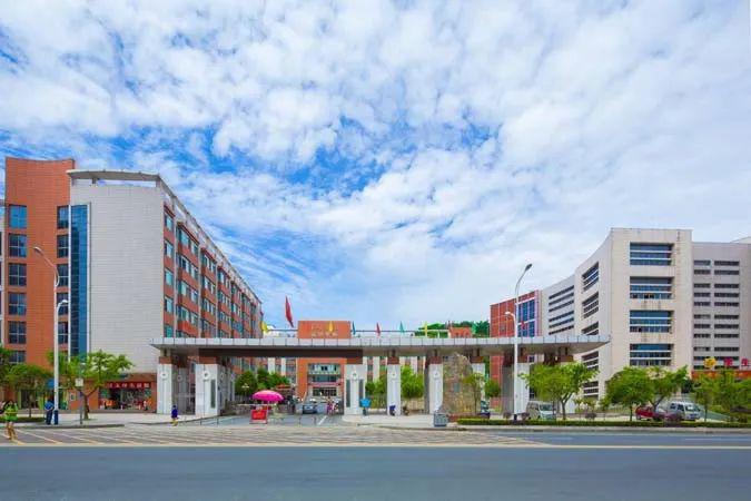 湖北医药学院药护学院