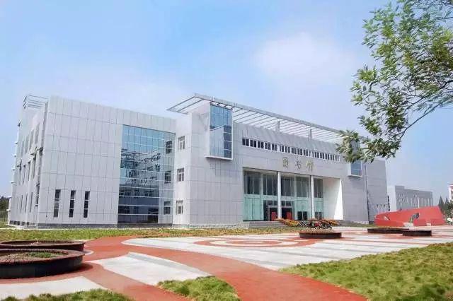 江汉艺术职业学院
